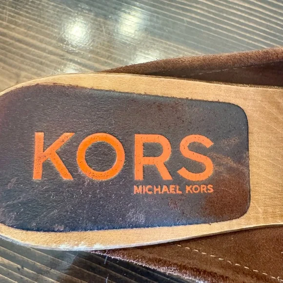 KORS Michael Kors Brown Suede Stud-Trim Clog Mules Made in Italy Size 9 - Picture 6 of 8